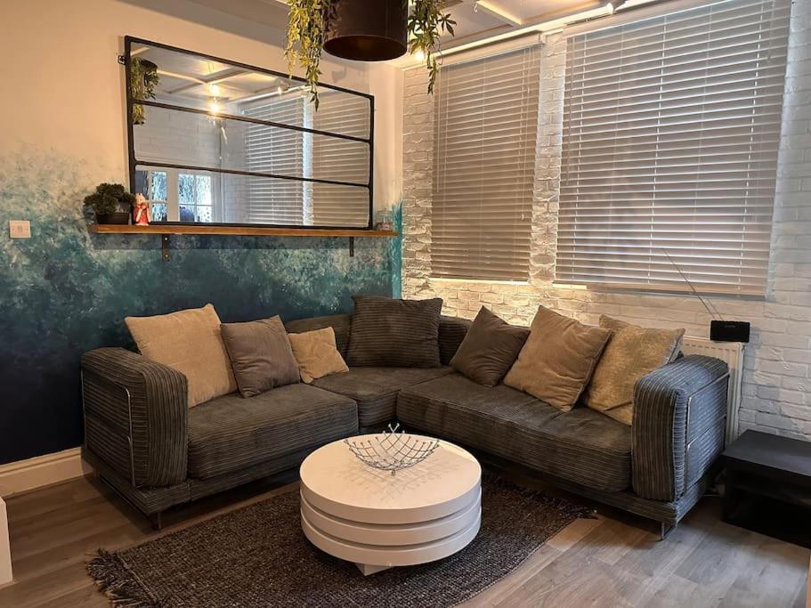 Quirky Town Centre Hideaway Villa Leamington Spa Exterior photo